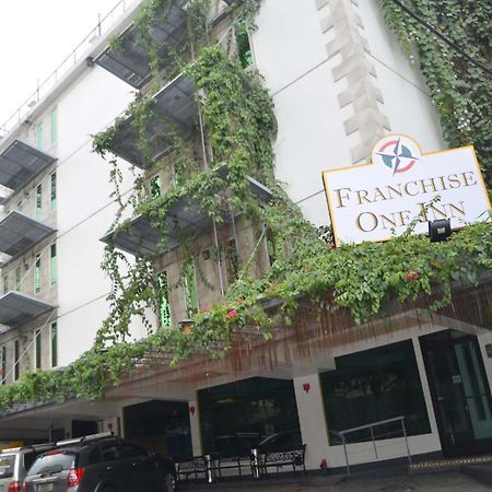 Franchise One Hotel Makati City Exteriér fotografie